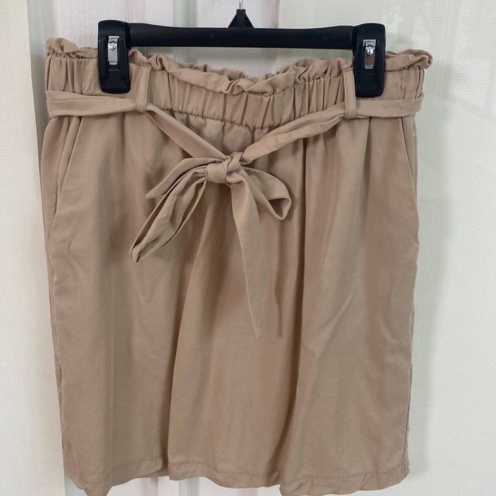 Top Shop ✨ Classic Nude Skirt